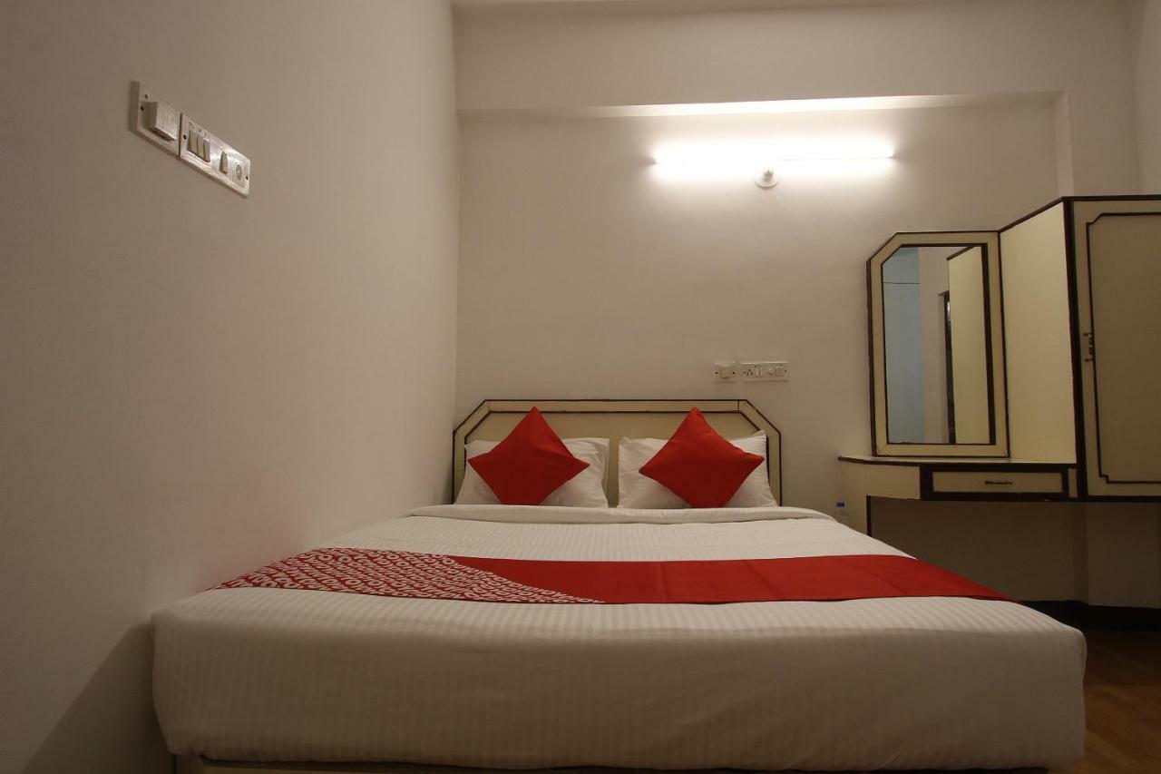 Oyo Flagship 40509 Hotel Mps Residential Tower Tiruppur Exterior foto